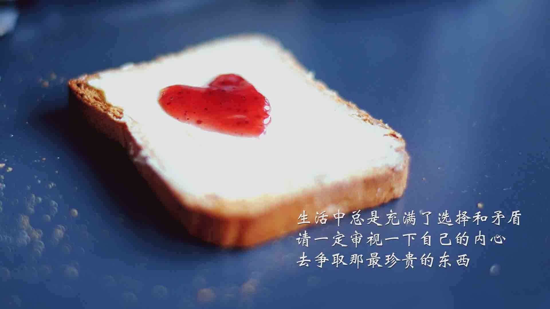 库兹马诺维奇在巴黎奥运会手球比赛中多次扑救点球，库兹马球技