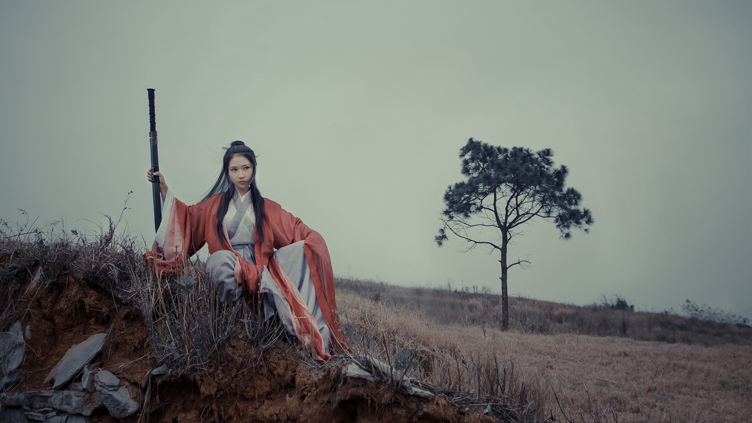 里奇·麦考的默契配合与防守智慧，确保全黑队稳固的防线，麦奇里湖