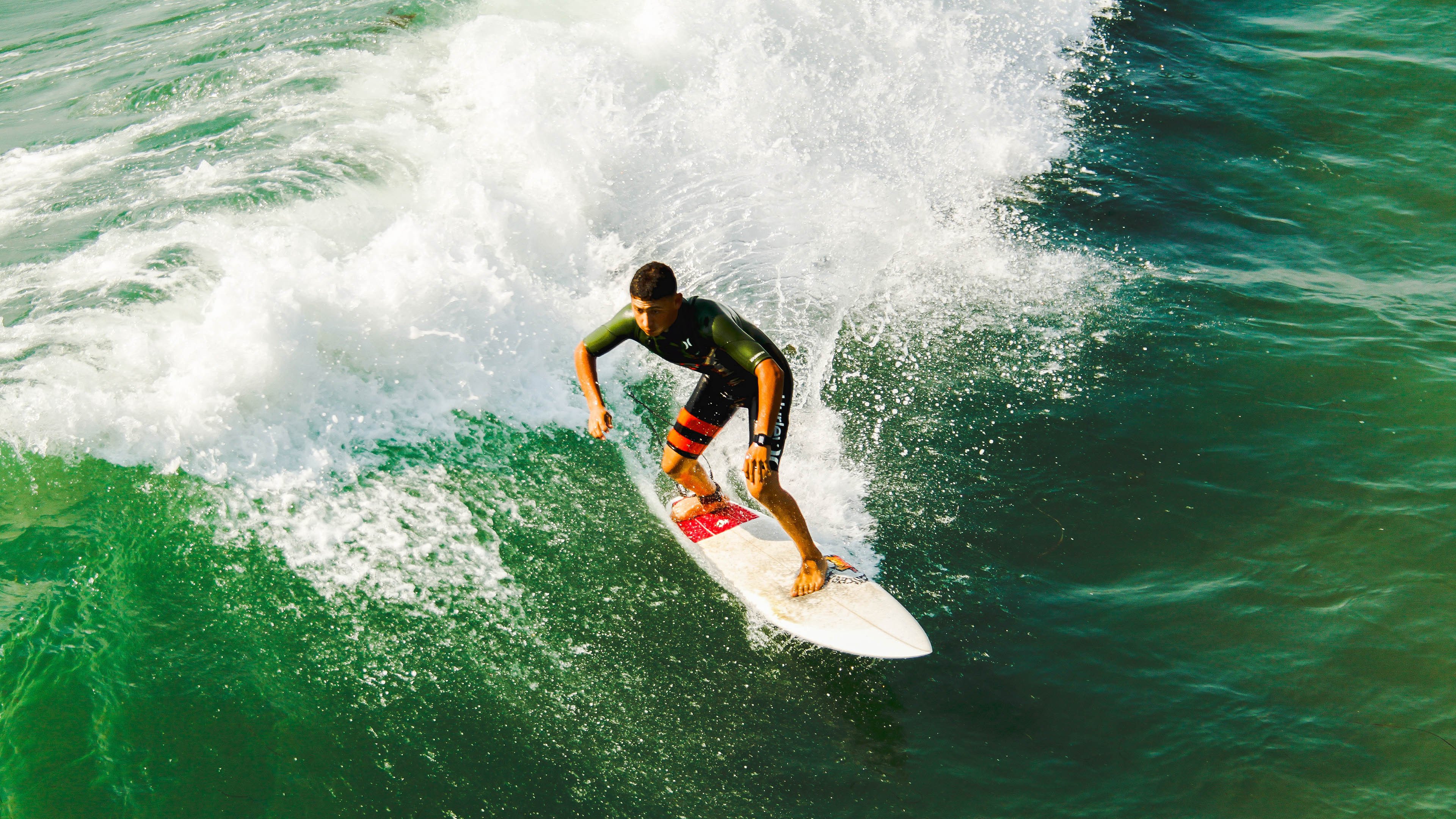 “意甲领头群逐鹿，争夺激烈平分秋色”，意甲争4